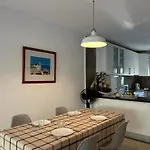 Vivenda Alfamar 2120 - 180m Da Semesterbostad