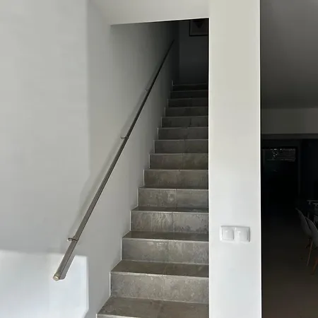 Vivenda Alfamar 2120 - 180m Da *