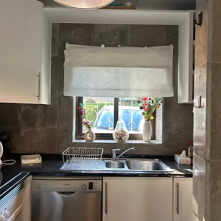 Vivenda Alfamar 2120 - 180m Da *