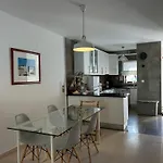 Vivenda Alfamar 2120 - 180m Da